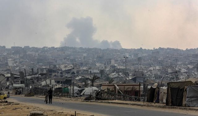 İsrail'in Gazze'de sürdürdüğü saldırılarda 2 sivil hayatını kaybetti, 8 kişi yaralandı