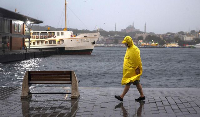 İstanbul'u kara bulutlar kapladı! Kuvvetli sağanak geliyor
