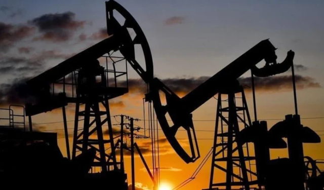 Brent petrol, savaşın başlamasından bu yana ilk kez 75 doların altına düştü