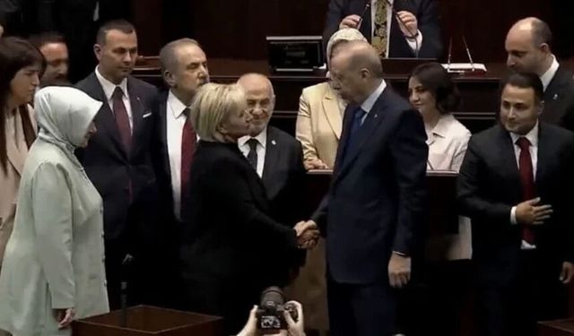 CHP'den istifa eden Nimet Özdemir AK Parti'ye katıldı