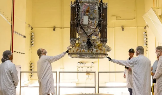 NASA, düşmekte olan uzay teleskobunu kurtarmak için operasyon başlattı