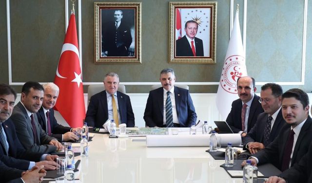 Bakan Bak, İçişleri Bakanı Çiftçi ile bir araya geldi