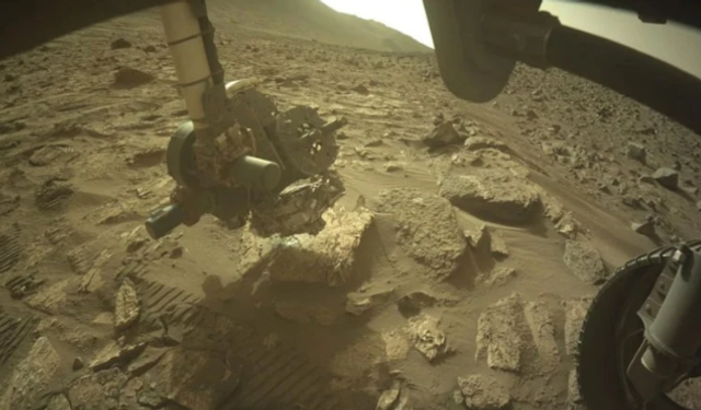 Mars yüzeyinin altında korunmuş organik karbon bulundu
