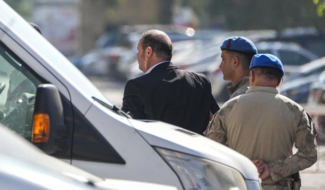 Menderes Belediye Başkanı İlkay Çiçek görevden uzaklaştırıldı
