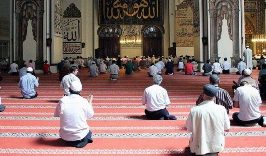 Teşrik tekbirleri başladı! İşte illere göre namaz saatleri