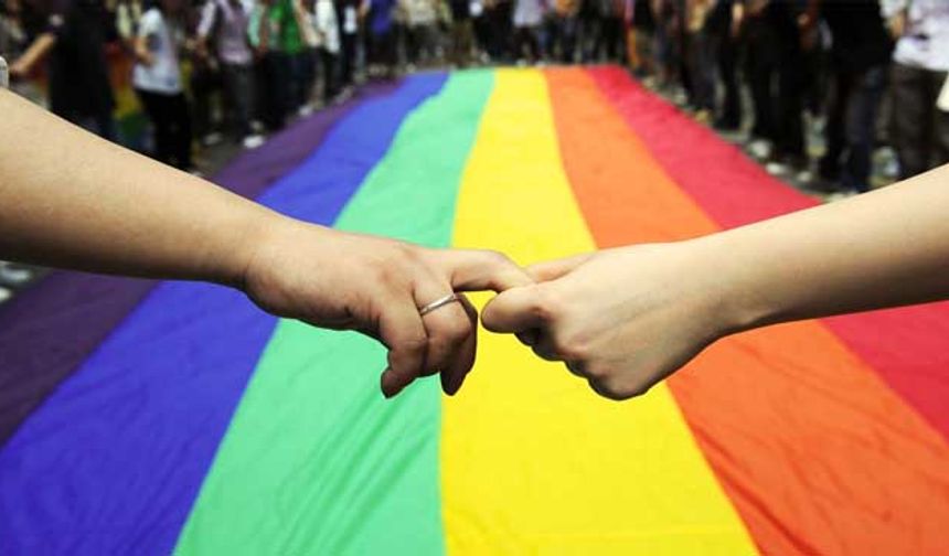 Bir ülke daha eşcinsel evliliğe onay verdi! Tepki gecikmedi...