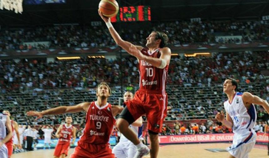 Kerem Tunceri'nin 2010 Dünya Şampiyonası'nda Türkiye'yi finale çıkaran basketi