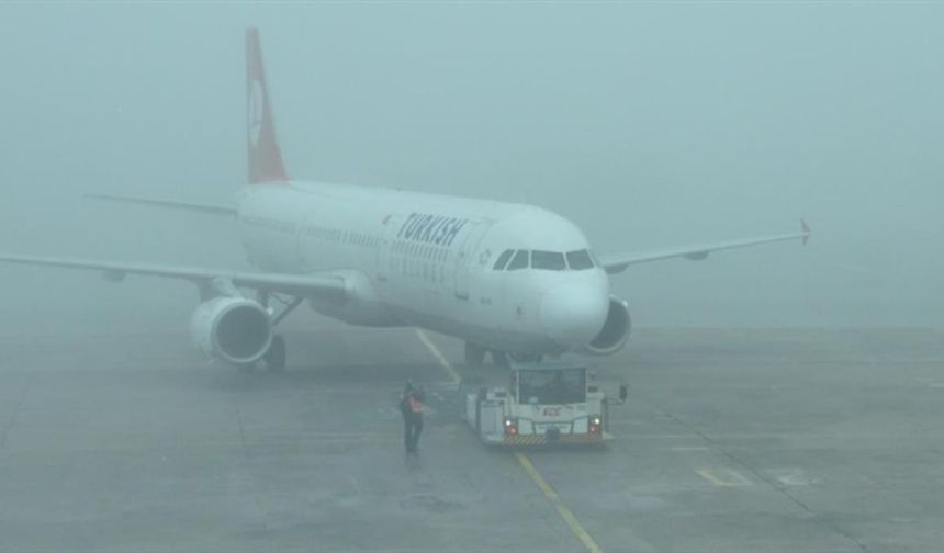 Uçak seferleri iptal edildi! Trabzon'da hava ulaşımına sis engeli