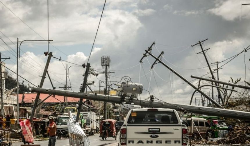 Rai Tayfunu'nun vurduğu Filipinler'de "yağma" uyarısı