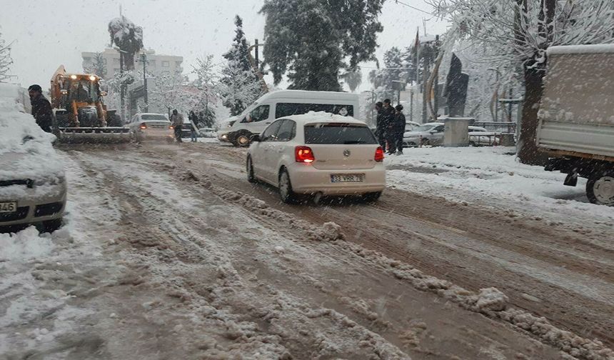 Gaziantep'te kamuda mesai saatlerine kar nedeniyle düzenleme