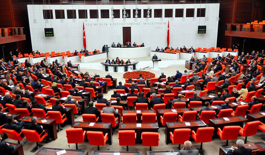 Meclis'te Emin Akbaşoğlu ve Haydar Akar arasında büyük tartışma!