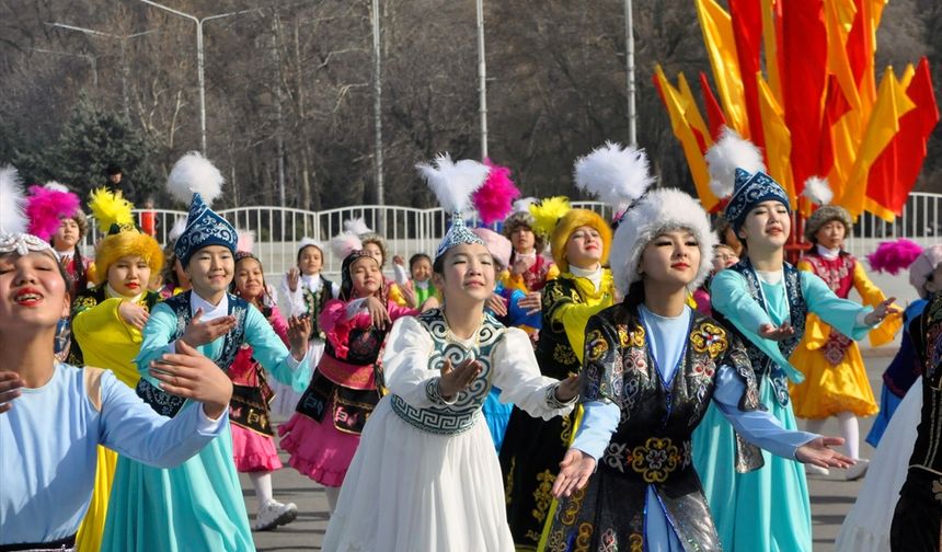 Kırgızistan'da Nevruz Bayramı coşkuyla kutlanıyor