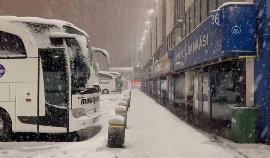 İstanbul'daki otogarlardan otobüslerin çıkışları durduruldu