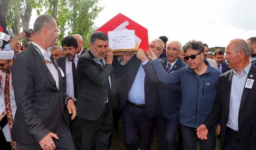 Muhsin Yazıcıoğlu'nun koruma polisi Erol Yıldız son yolculuğuna uğurlandı