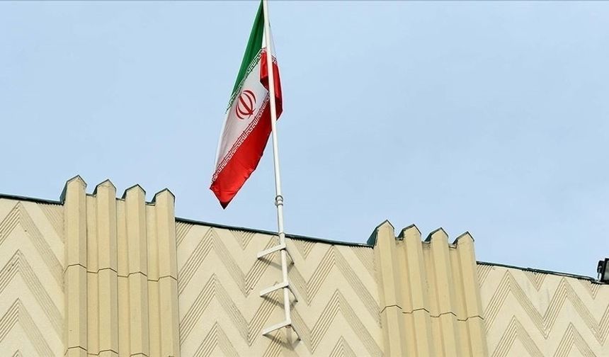 İran'da bir binbaşının aracına silahlı saldırı