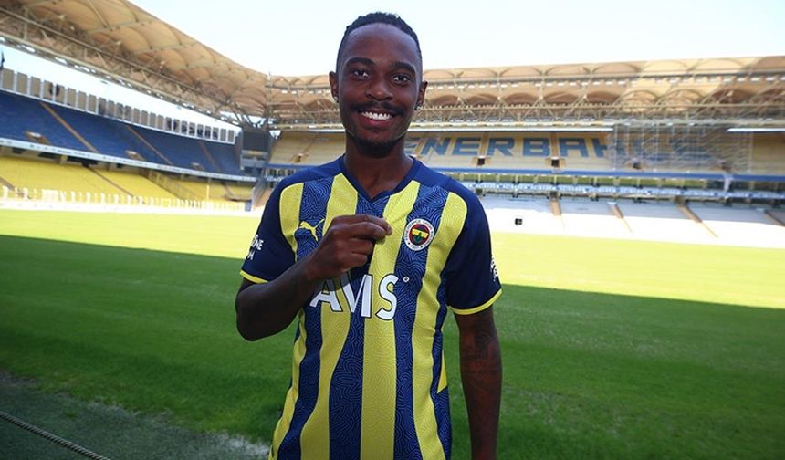 Fenerbahçe, Lincoln Henrique ile 4 yıllık sözleşme imzaladı