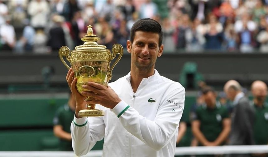 Teniste dünya 3 numarası Djokovic Wimbledon'da şampiyon oldu