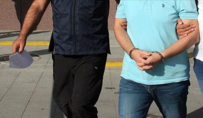 FETÖ'nün eğitim kurumlarında büro memuru ve muhasebeci olarak çalışan 11 kişi gözaltına alındı