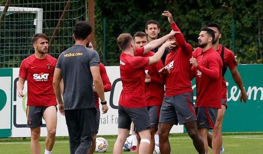 Galatasaray antrenmanında kavga! Kerem Aktürkoğlu ile Van Aanholt birbirine girdi...