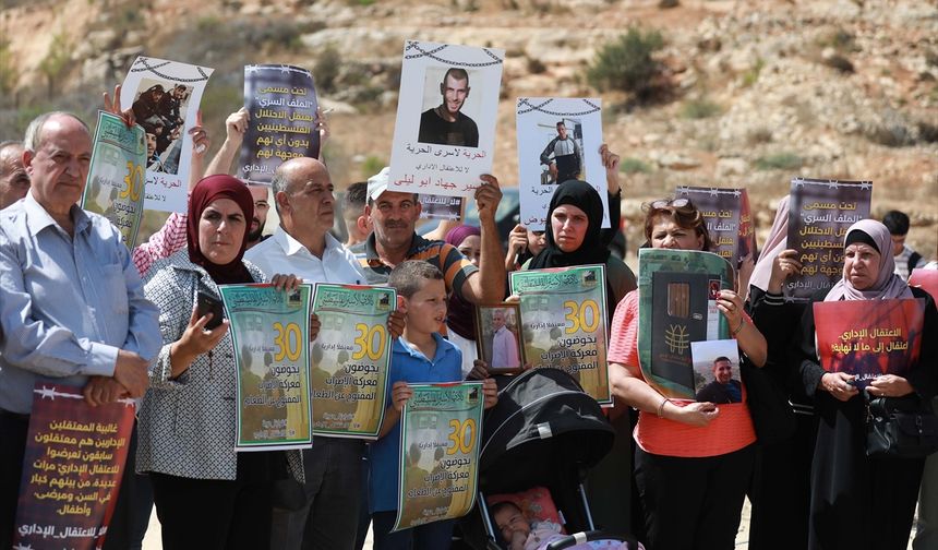 İsrail'in Ofer Cezaevi'nde 30 Filistinli açlık grevine başladı