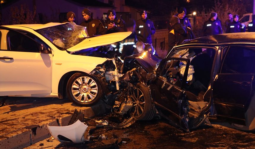 Kayseri'de feci kaza: 2 ölü 6 yaralı