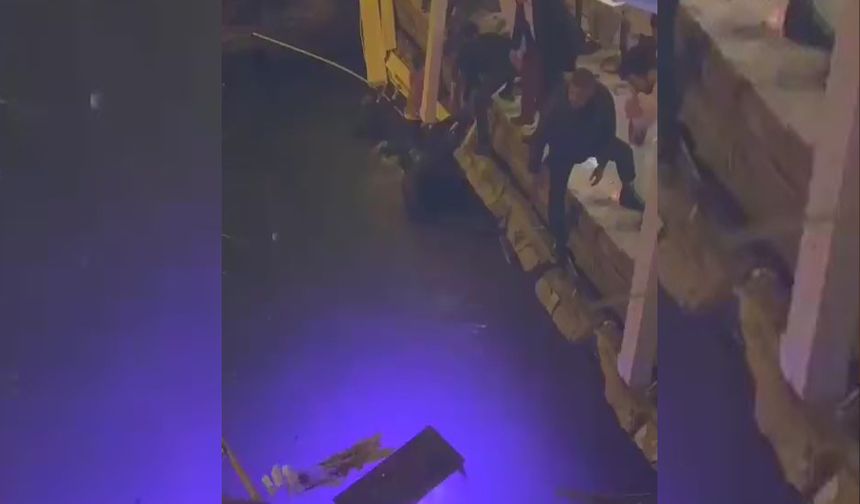 Arnavutköy'de bir restoranın iskelesi çöktü: Çok sayıda yaralı var