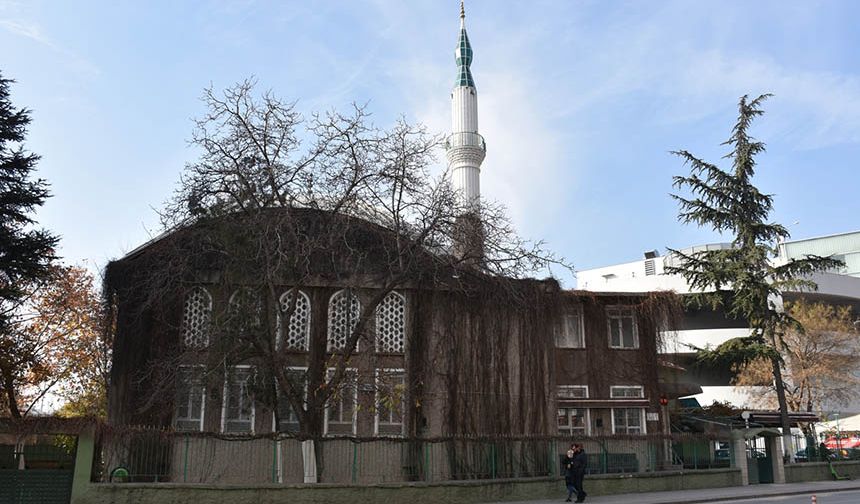 Eskişehir Hal Camisi'nin yıkılması için yapılan imar değişikliğine itiraz edildi