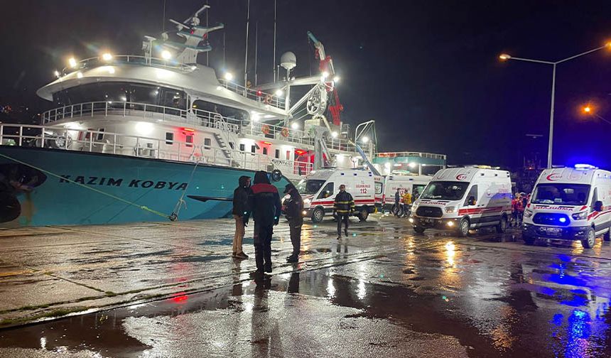 Sinop'ta kuru yük gemisinde yangın