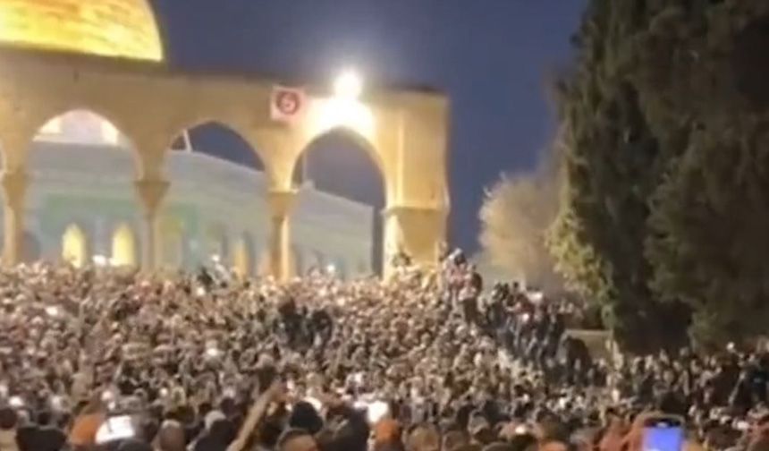 Mescid-i Aksa'da Erdoğan’ın zaferi kutlanıyor