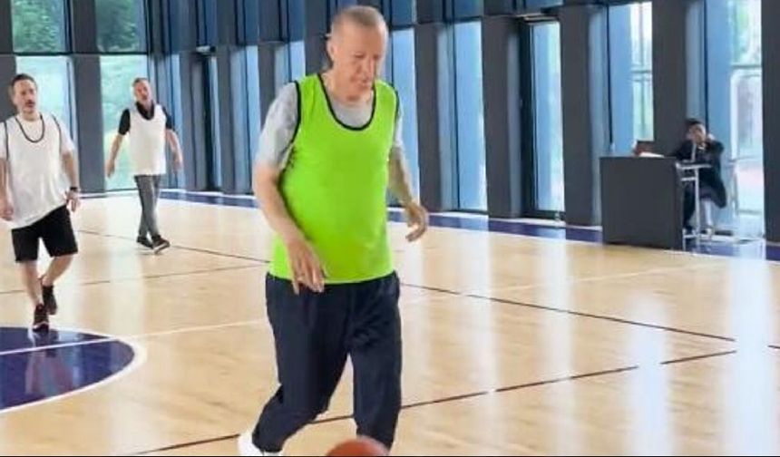 Cumhurbaşkanı Erdoğan, kurmaylarıyla basketbol maçı yaptı