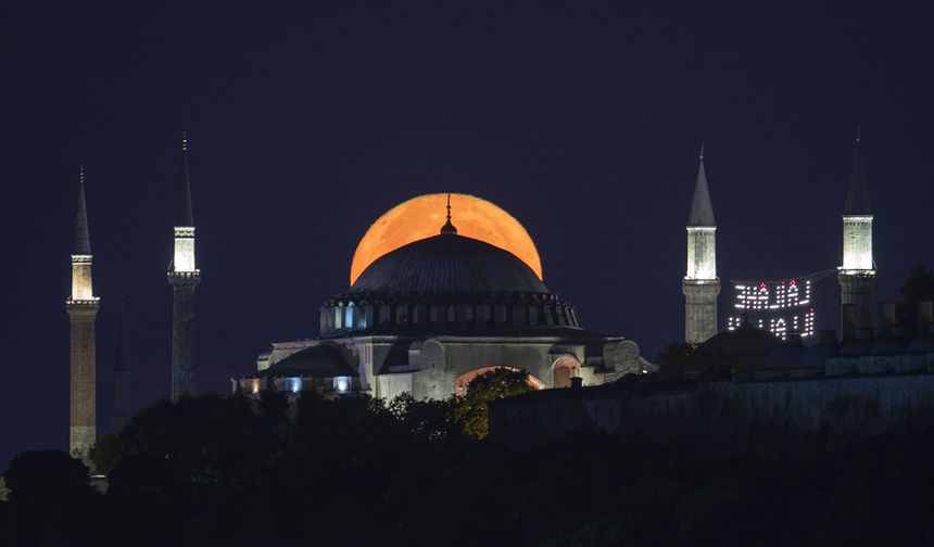 İstanbul'da 'Süper Ay'