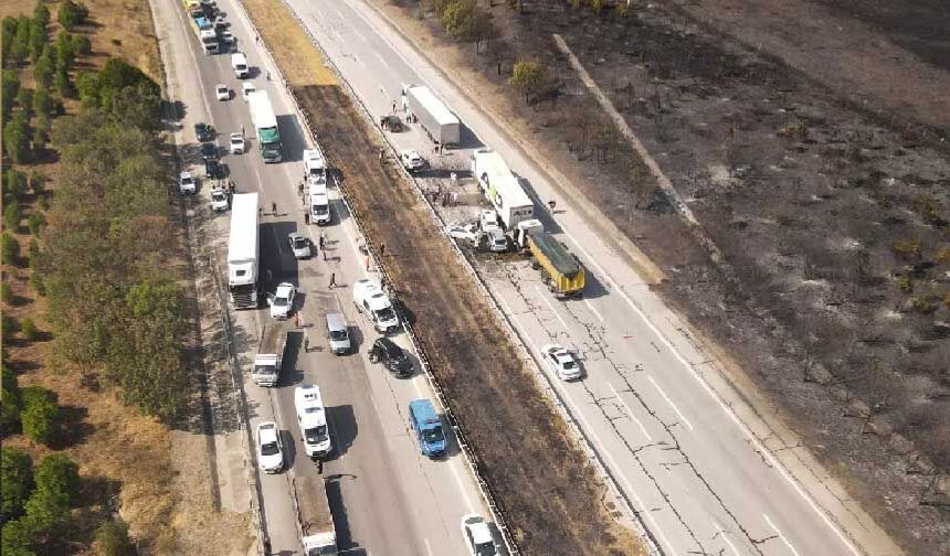 Edirne'de zincirleme kaza: Ölü ve çok sayıda yaralı var
