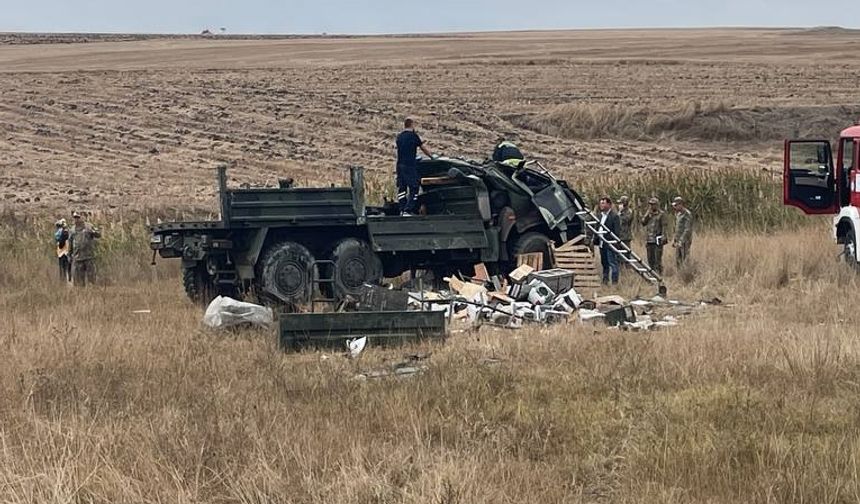 Edirne'de askeri araç devrildi: 2'si ağır 3 asker yaralı