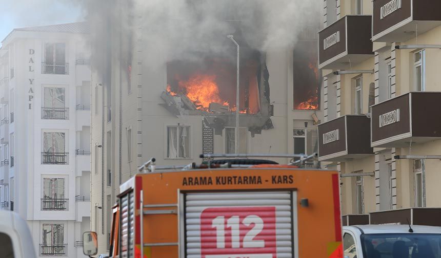 Kars'ta bir binada patlama meydana geldi: 3 kişi yaralandı