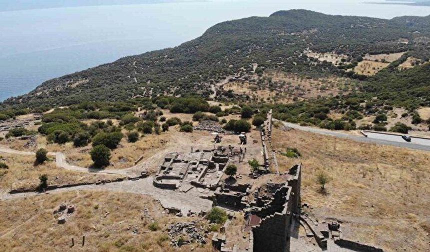 Assos'un çöplüğünden de tarih fışkırıyor