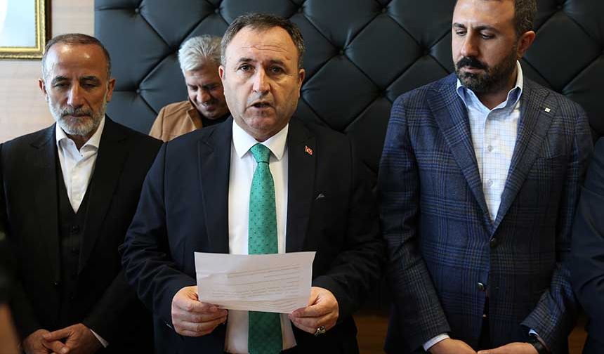 CHP Bitlis Belediye Başkan adayı Selim Soyugüzel, AK Parti'ye katıldı