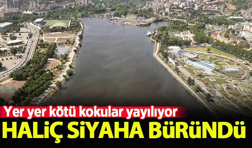 Haliç siyaha büründü! Yer yer kötü kokular yayılıyor...