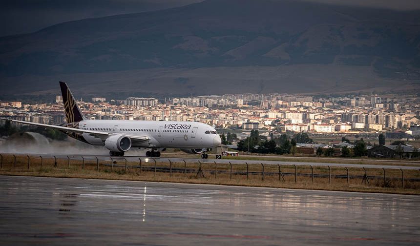 Erzurum'a "zorunlu iniş yapan" yolcular Hindistan'dan gelen uçakla Frankfurt'a gitti