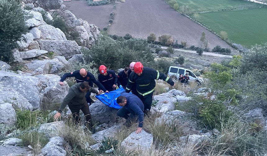 Adana'da uçuruma yuvarlanan araçta 1 kişi hayatını kaybetti