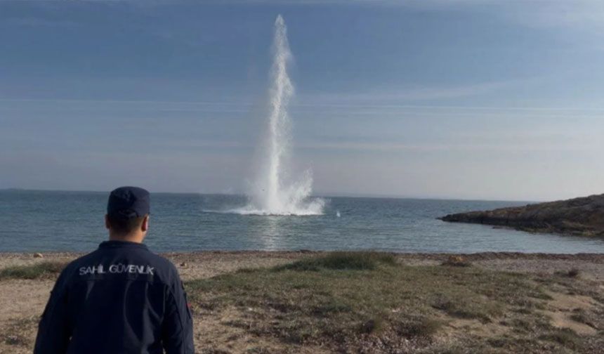 Çanakkale'de Bozcaada açıklarında bulunan mayın imha edildi