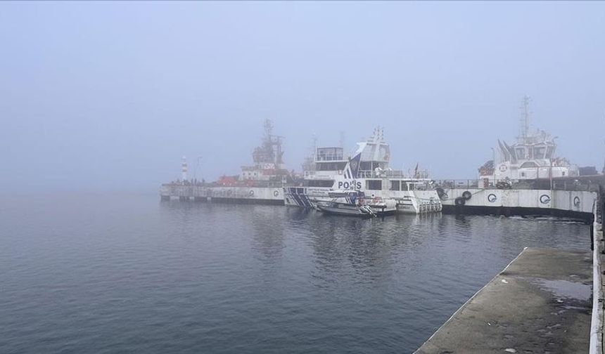 Çanakkale Boğazı sis nedeniyle transit gemi geçişlerine kapatıldı