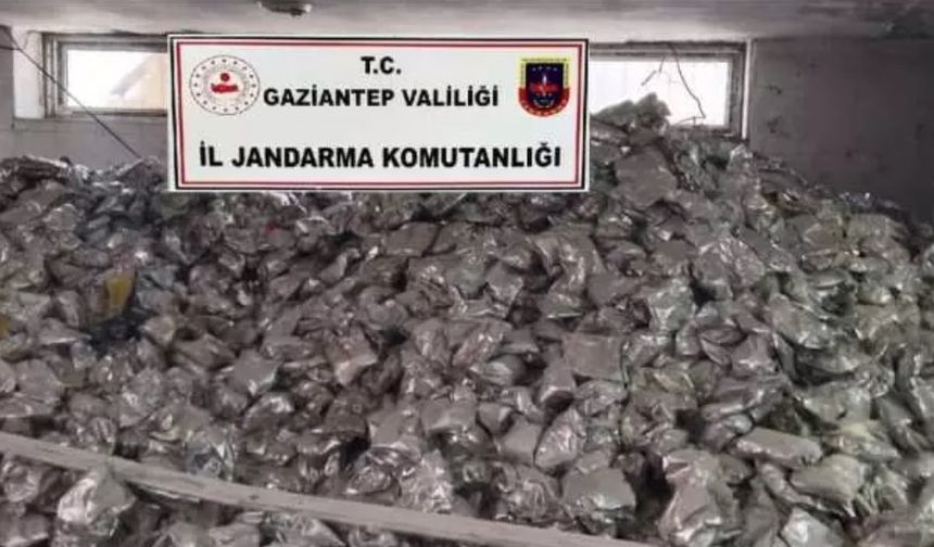Gaziantep'te 10 ton sahte bebek maması ele geçirildi