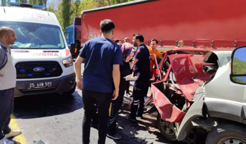 Erzurum'da korkunç kaza: Ölü ve yaralı var