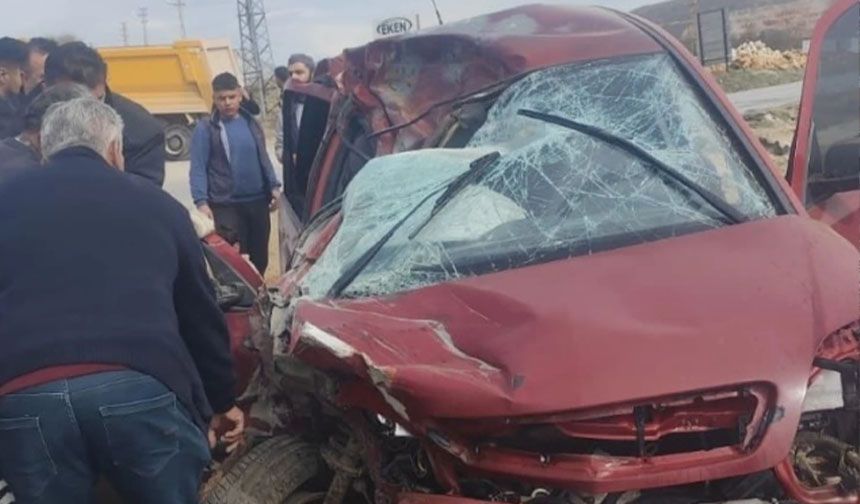 14 yaşındaki sürücü kamyonla çarpışması sonucu hayatını kaybetti