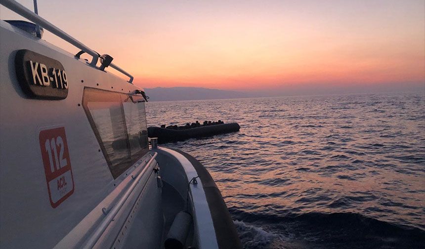Çanakkale açıklarında 34 düzensiz göçmen yakalandı
