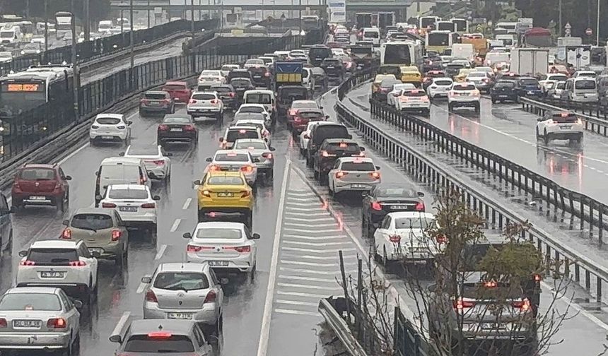 İstanbul’da derbi trafiği: Yoğunluk yüzde 72’ye ulaştı