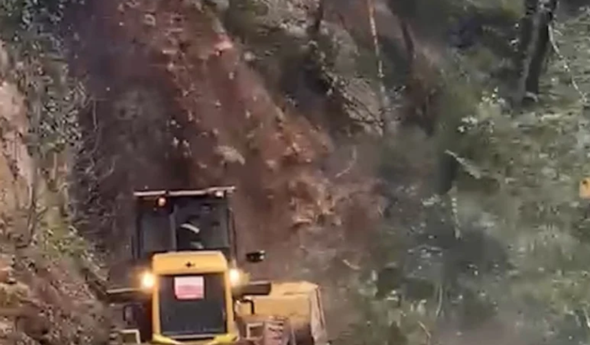 Rize’de heyelan sahasında saniyelerle yarış: İş makinesi ikinci göçükten kurtuldu