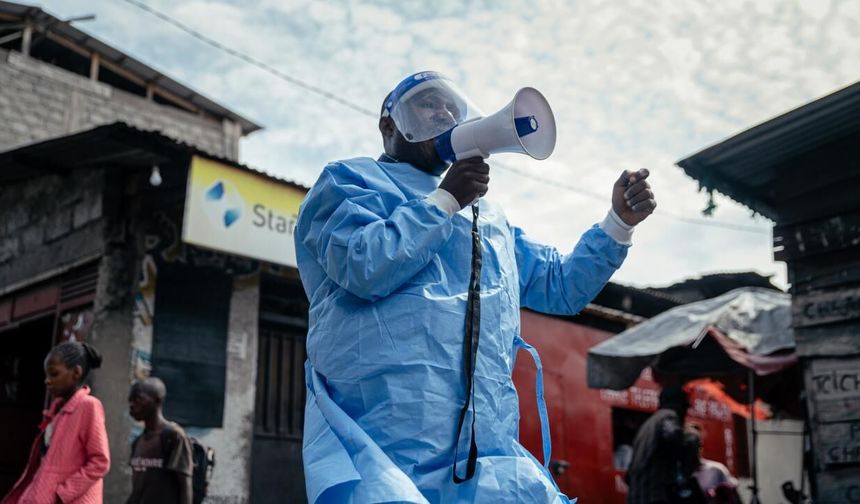 Akıllı telefonlar ölümcül Ebola virüsünü nasıl tetikliyor?