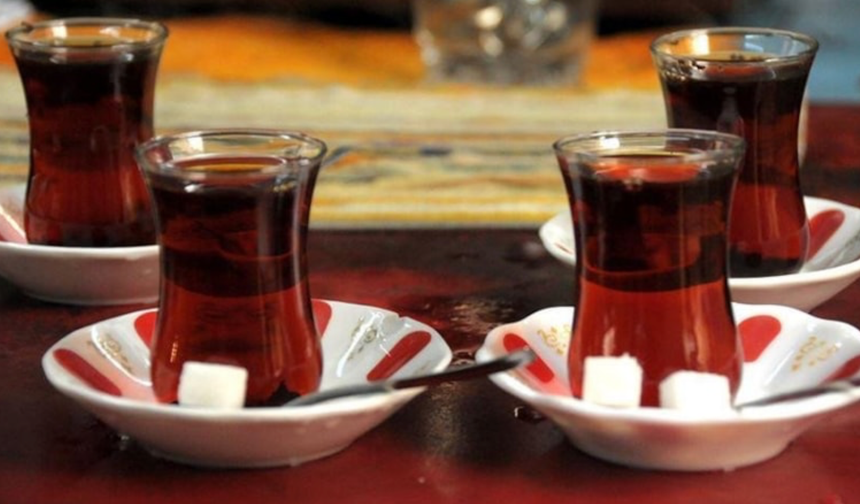 1,5 TL maliyetli çay fahiş fiyatlara satılıyor