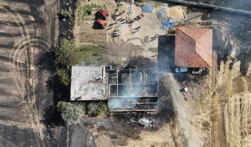 Edirne'de yoldan geçerken atılan sigara izmariti çiftlik evini küle çevirdi